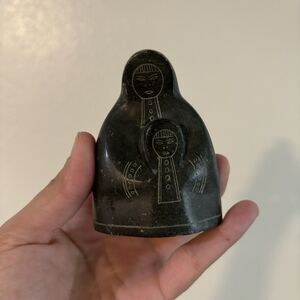 Vintage Russian Eskimo Inuit Mother Child Apt 603 Carved Soapstone Statue Figure